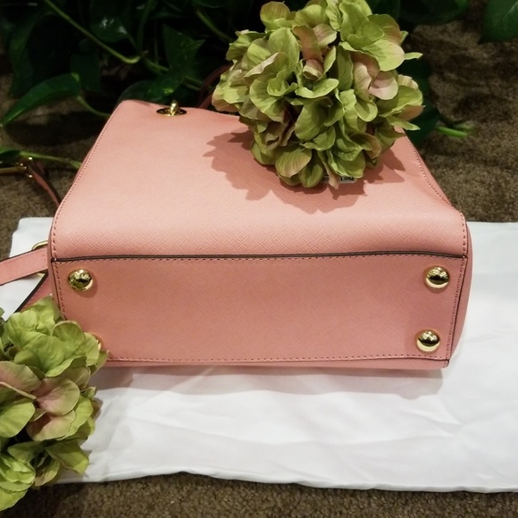 Michael Kors Handbag. 9.25 x 8.25 x 4.5 - Picture 3 of 5